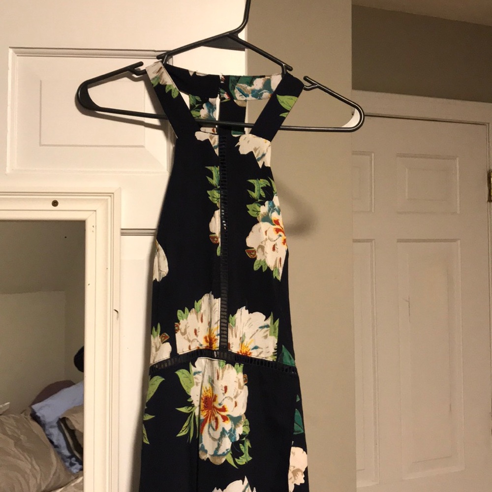 Beautiful floral maxi dress for any occasion!